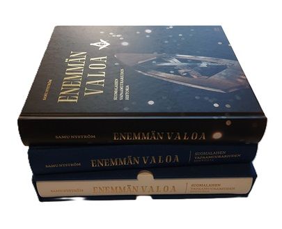 Enemmän valoa – Suomalaisen vapaamuurariuden historia, kansi
